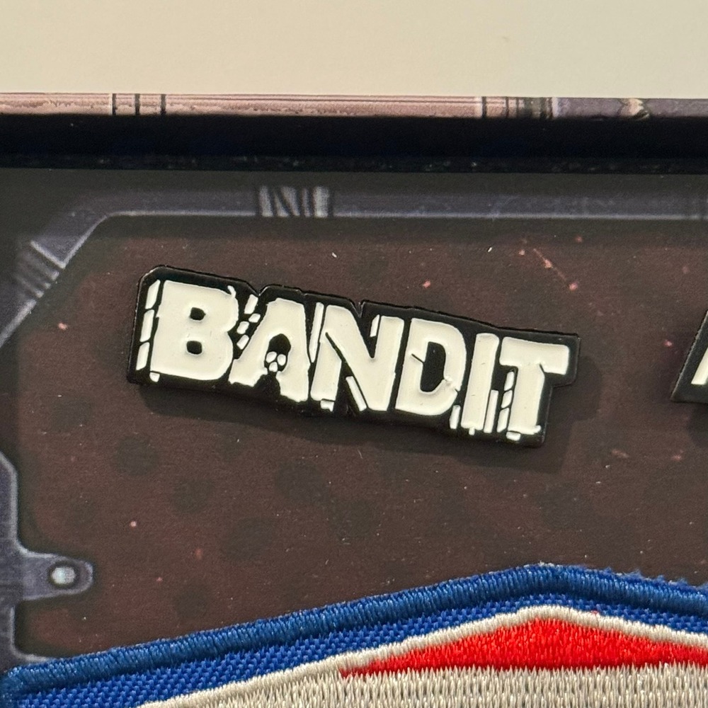 Borderlands Weapon Manufacturers Patch and Pin Set Loot Crate Exclusive New 2017 - Picture 8 of 9